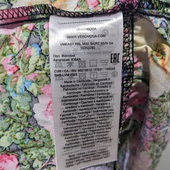 New Vero Moda | Easy Floral Frill Mini Skirt - Picture 5 of 7